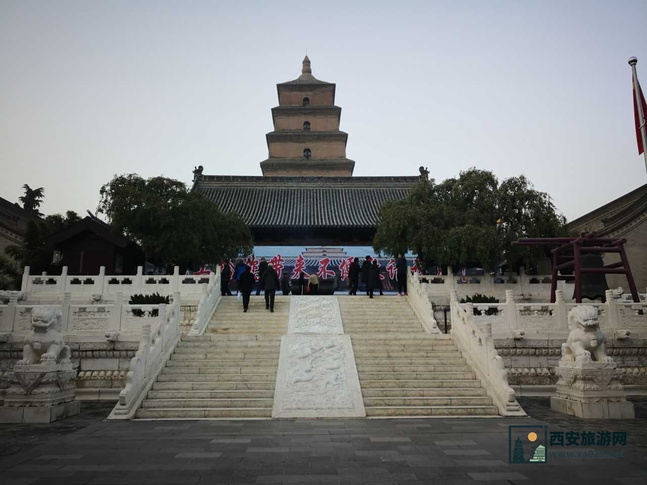 实拍深度打卡大雁塔及大慈恩寺详解每一层文物