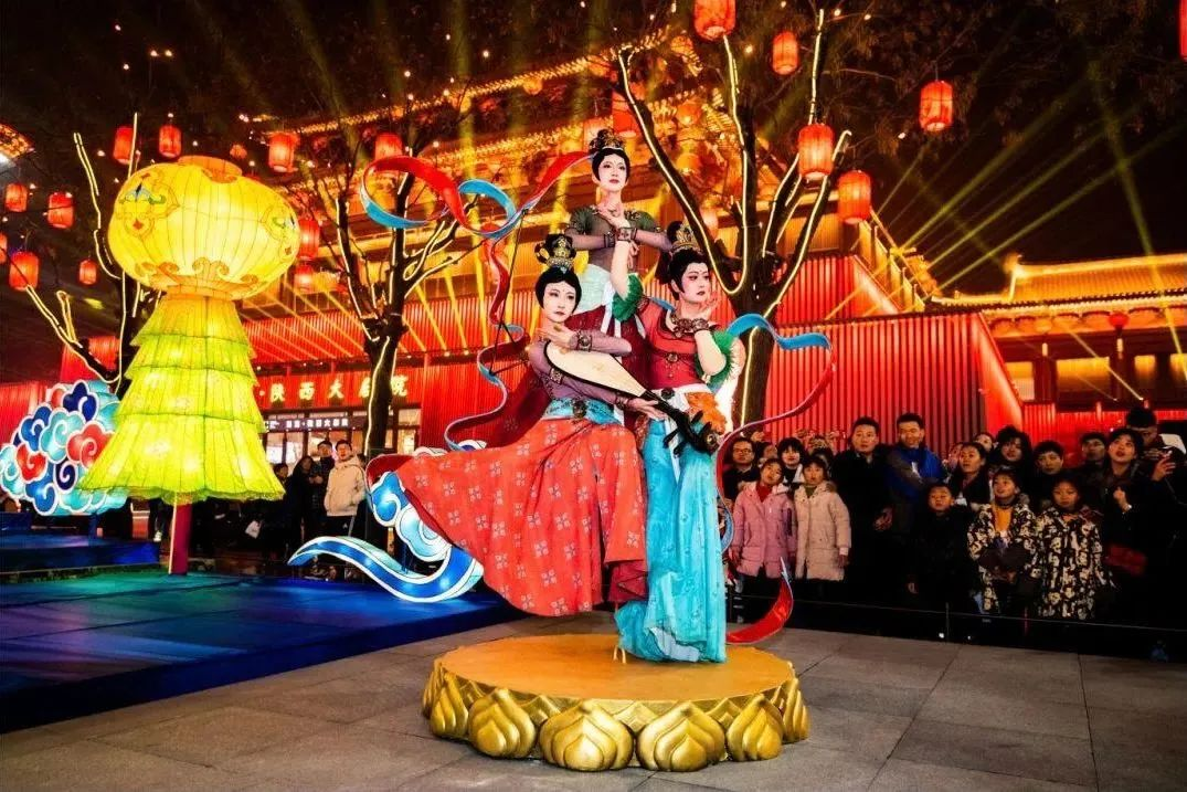 大唐不夜城：震撼晚会演出，盛唐风情再现！