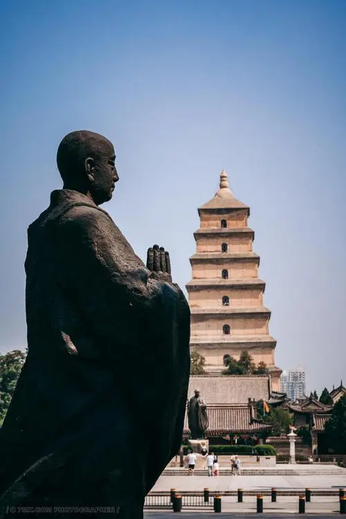 西安旅游住宿选择：钟楼区域还是大雁塔附近？
