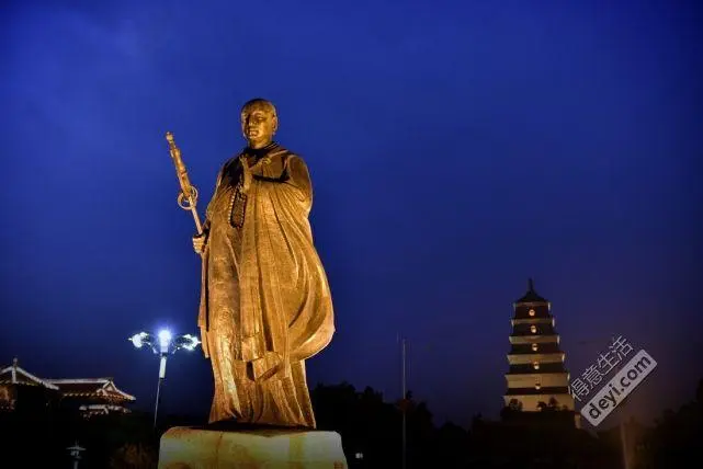 大雁塔玄奘铜像详细解读：历史与艺术的完美结合
