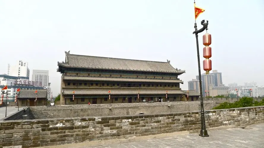 西安明城墙景点全攻略：历史、游玩与实用信息一览