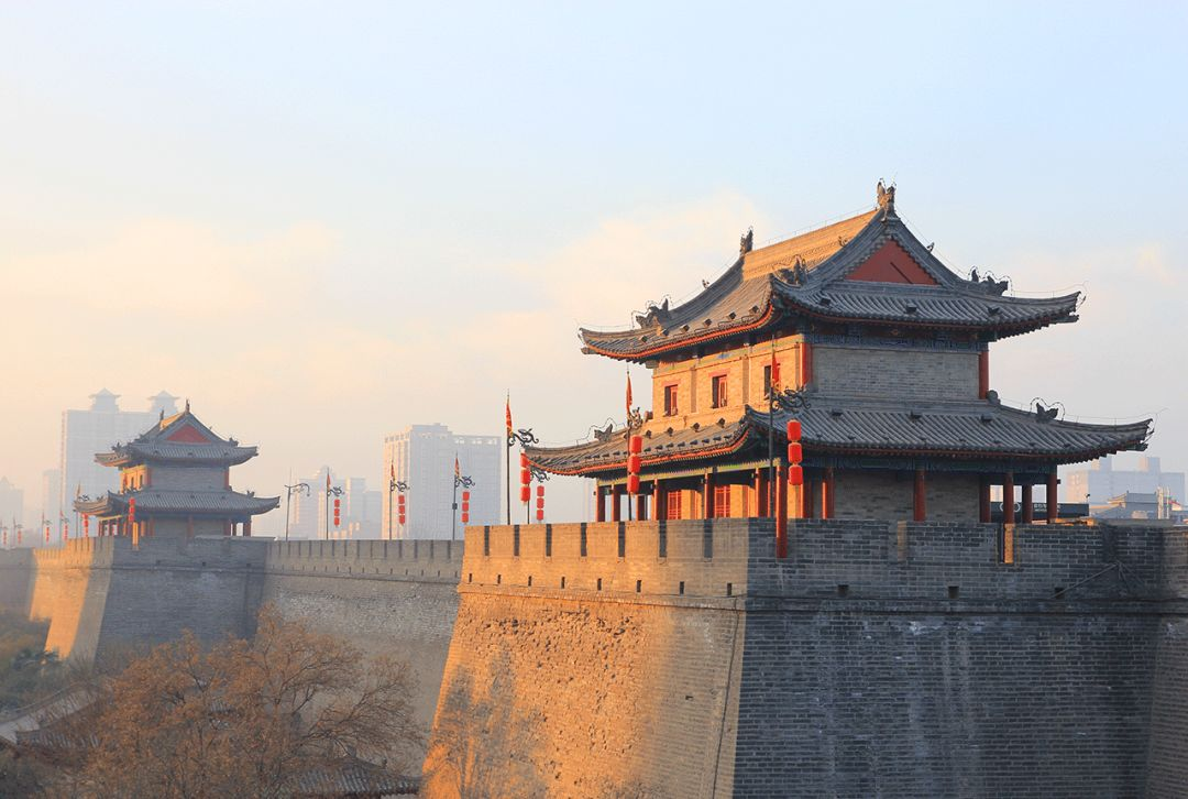 西安城墙旅游景点攻略：探秘古都的坚固防线