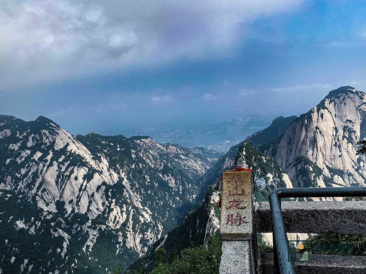 华山最高峰海拔揭秘：南峰2154.9米，傲视五岳之巅