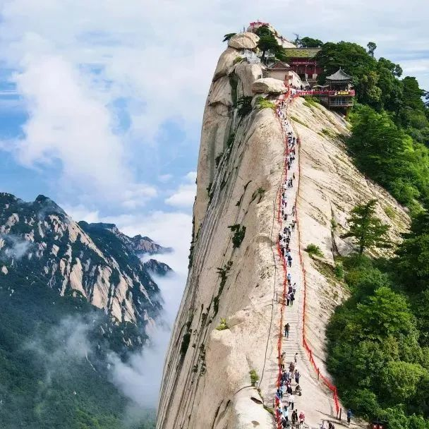 华山附近的酒店