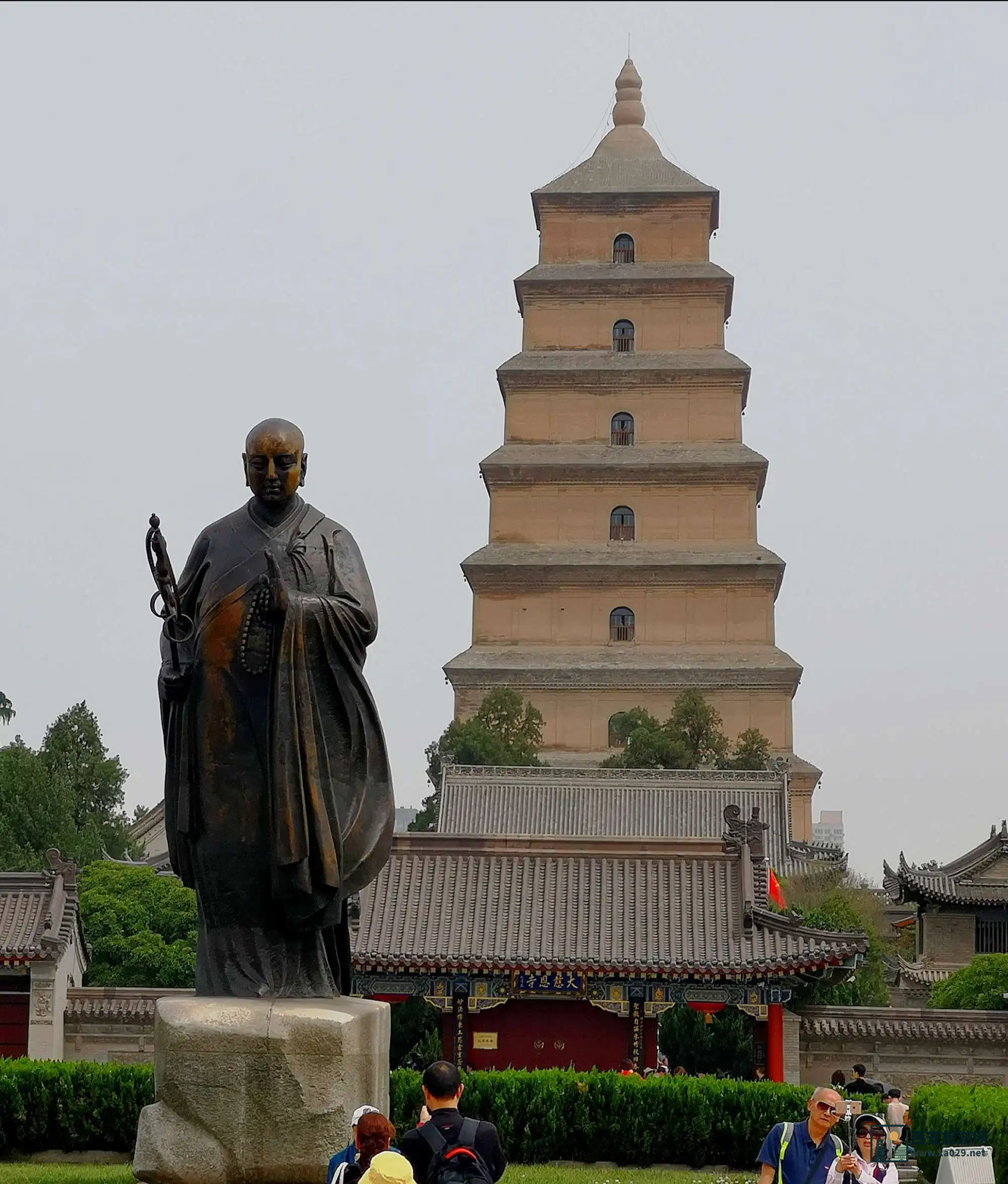 大雁塔与小雁塔之间的距离