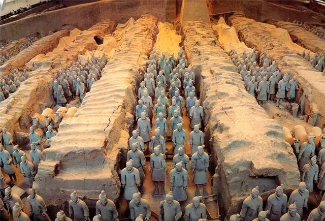 秦始皇兵马俑总数揭秘：究竟有多少个人俑
