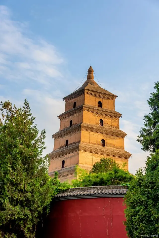 西安为何既有大雁塔又有小雁塔？揭秘两塔并存原因