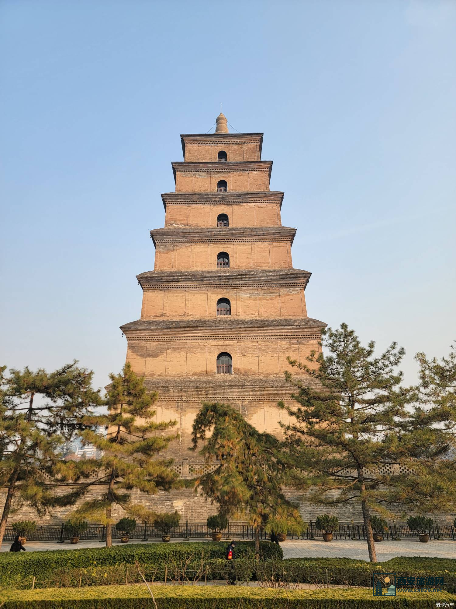 "大雁塔夜景关灯时间详解，不容错过的观赏攻略"