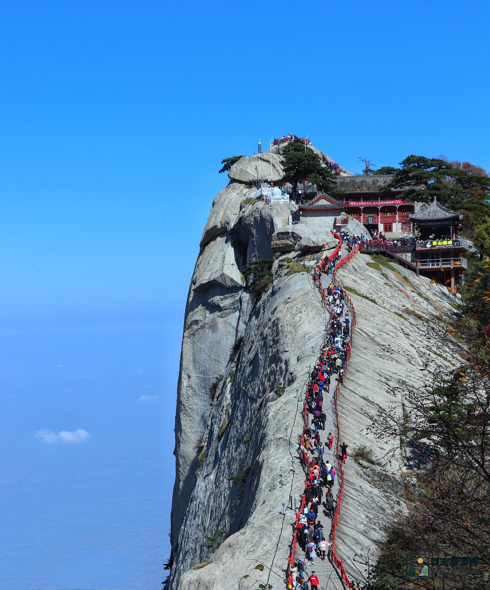 "华山索道登山路线指南"