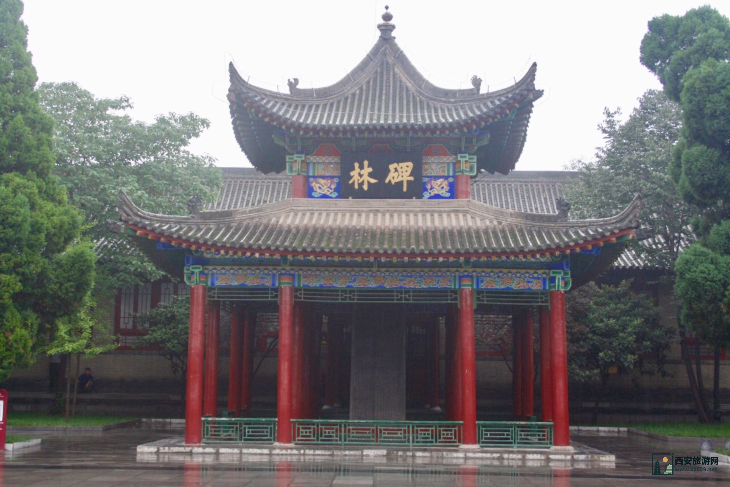 "西安碑林博物馆周边游推荐：附近热门景点一览"