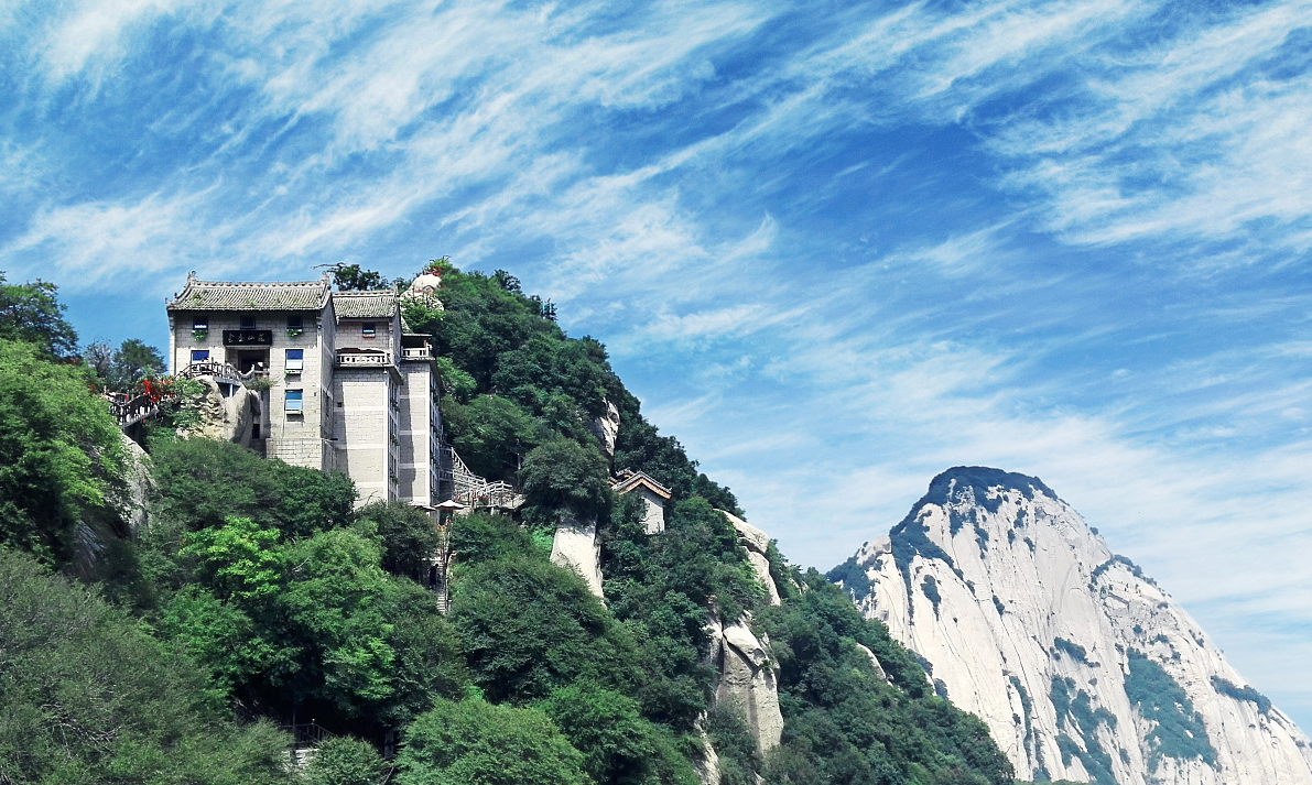 夏季爬华山需要准备什么？一篇实用指南助您轻松登顶！