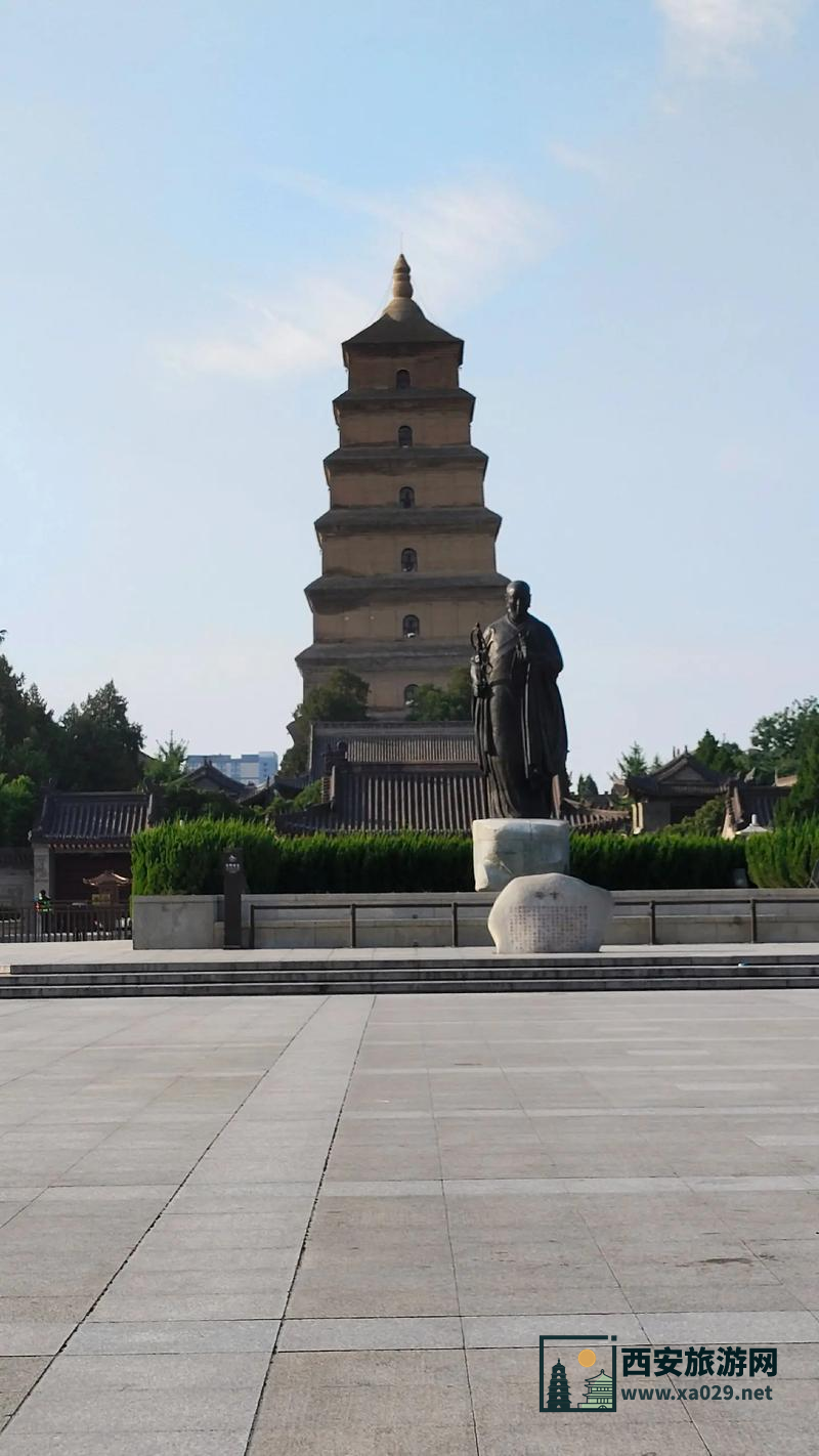 大雁塔到大唐不夜城哪个出口近
