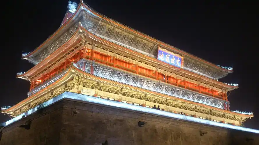 一个人去西安好玩吗