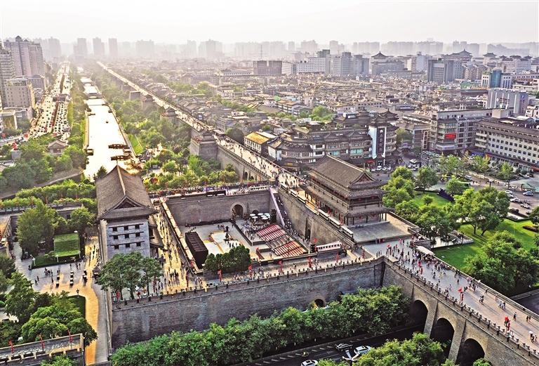 西安城墙2025年最新旅游攻略 | 本地人私藏的13个玩法秘籍