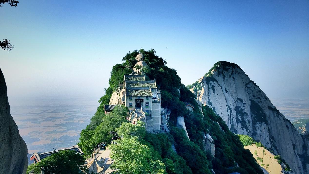 华山登山时间全攻略｜最新入山时刻表+夜爬指南+避坑提醒