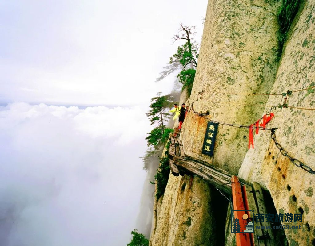 华山旅游终极指南：值得去吗？怎么玩最尽兴？