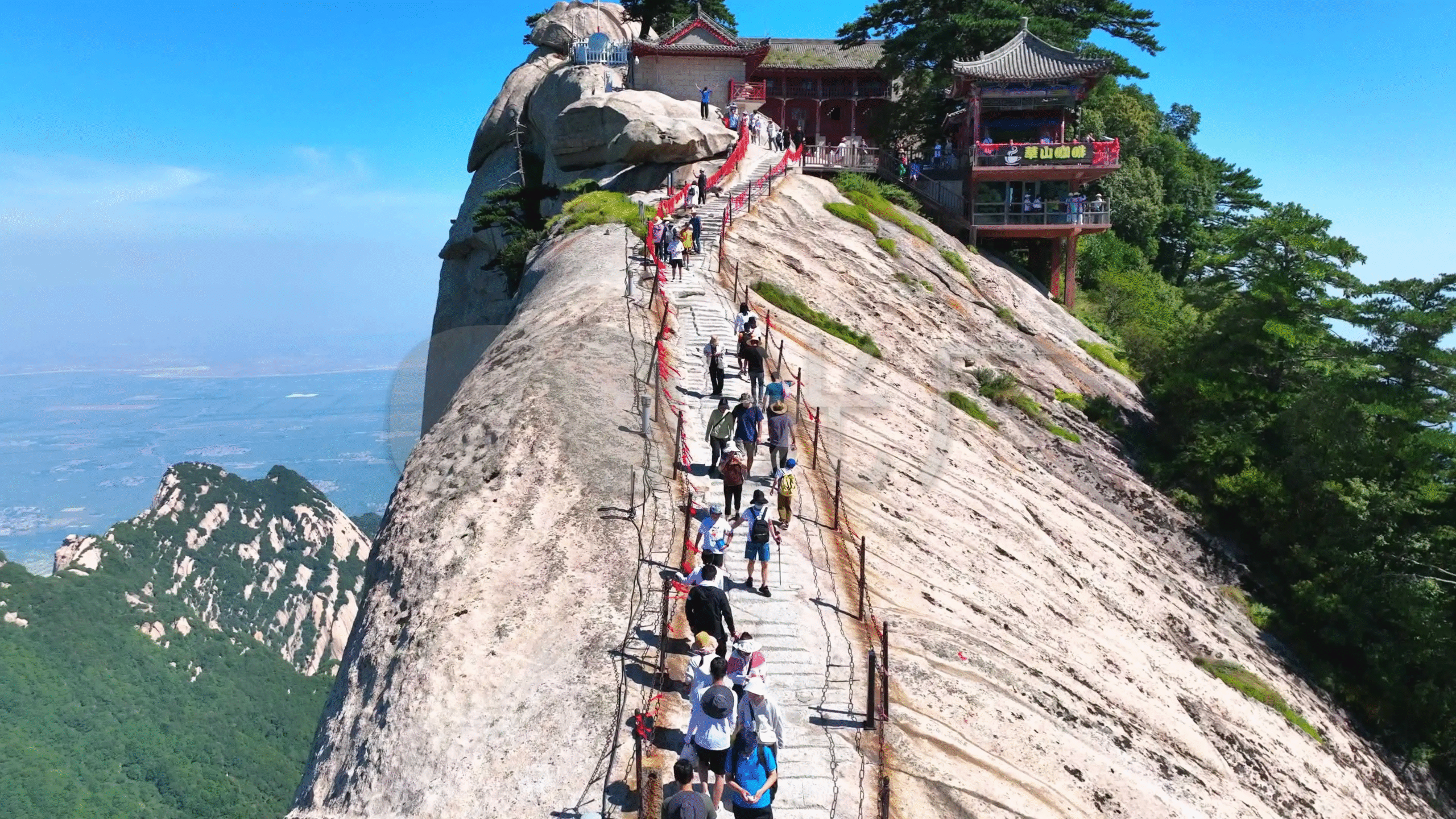 华山登山全攻略：五岳最险，这样征服最从容