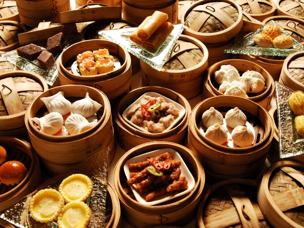 广东美食地图 | 从烟火老巷到米其林餐厅，解锁舌尖上的岭南密码