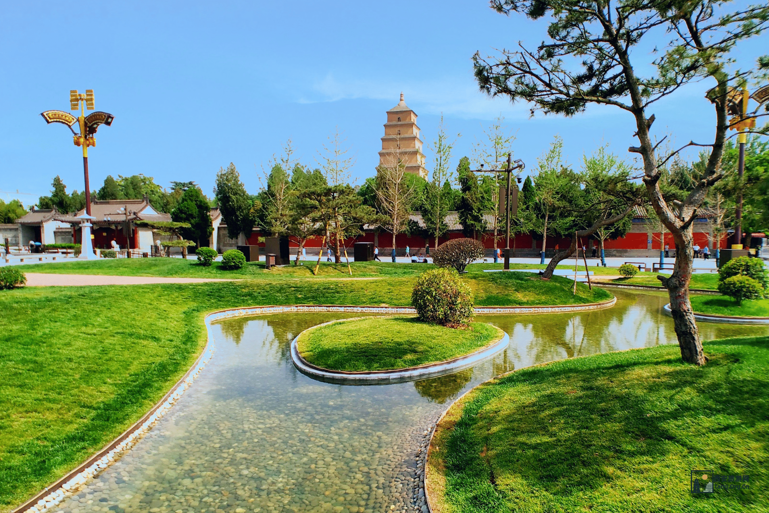 大雁塔旅游指南：穿越千年，感受盛唐风华