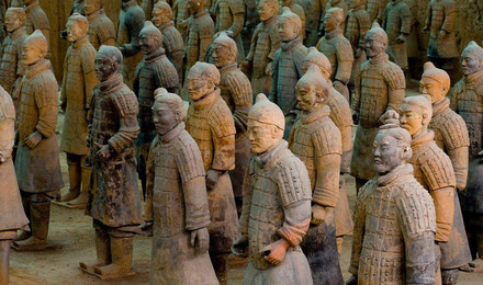 《长恨歌》VS兵马俑：西安两大文化IP深度对比与选择指南