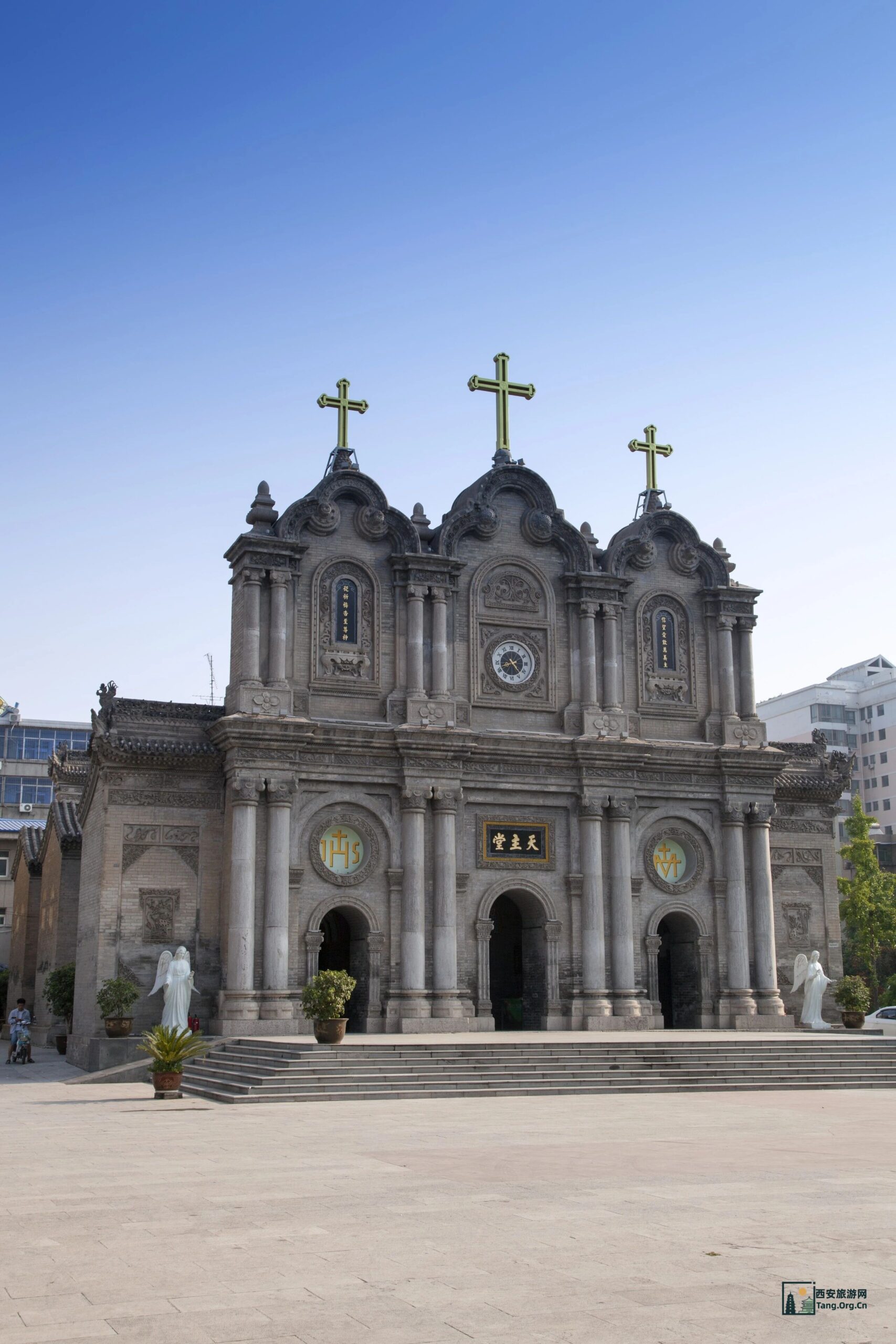 这个假期，约不上陕西历史博物馆门票？那就去寺庙里撸猫吧！