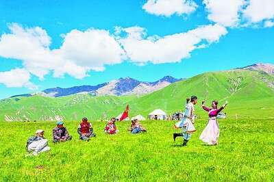 4月份适合去新疆旅游吗