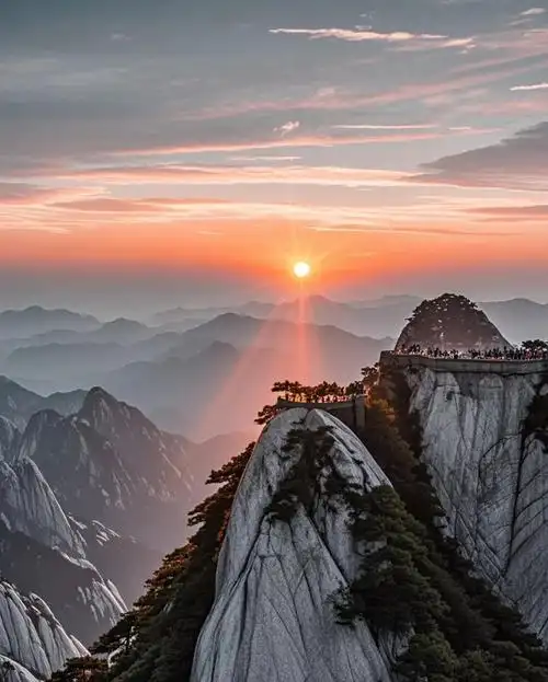 华山爬上去要几个小时才能爬完