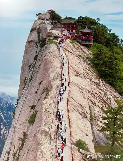 华山爬山需要多久到顶