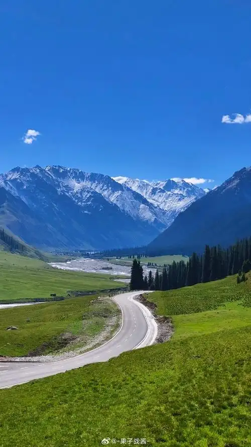 新疆16日游跟团游