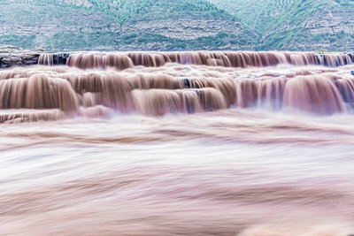 去壶口瀑布坐高铁去哪个站
