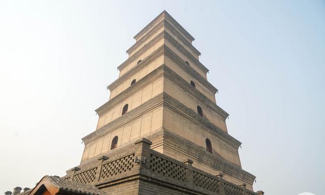 大雁塔晚上好看还是白天好看