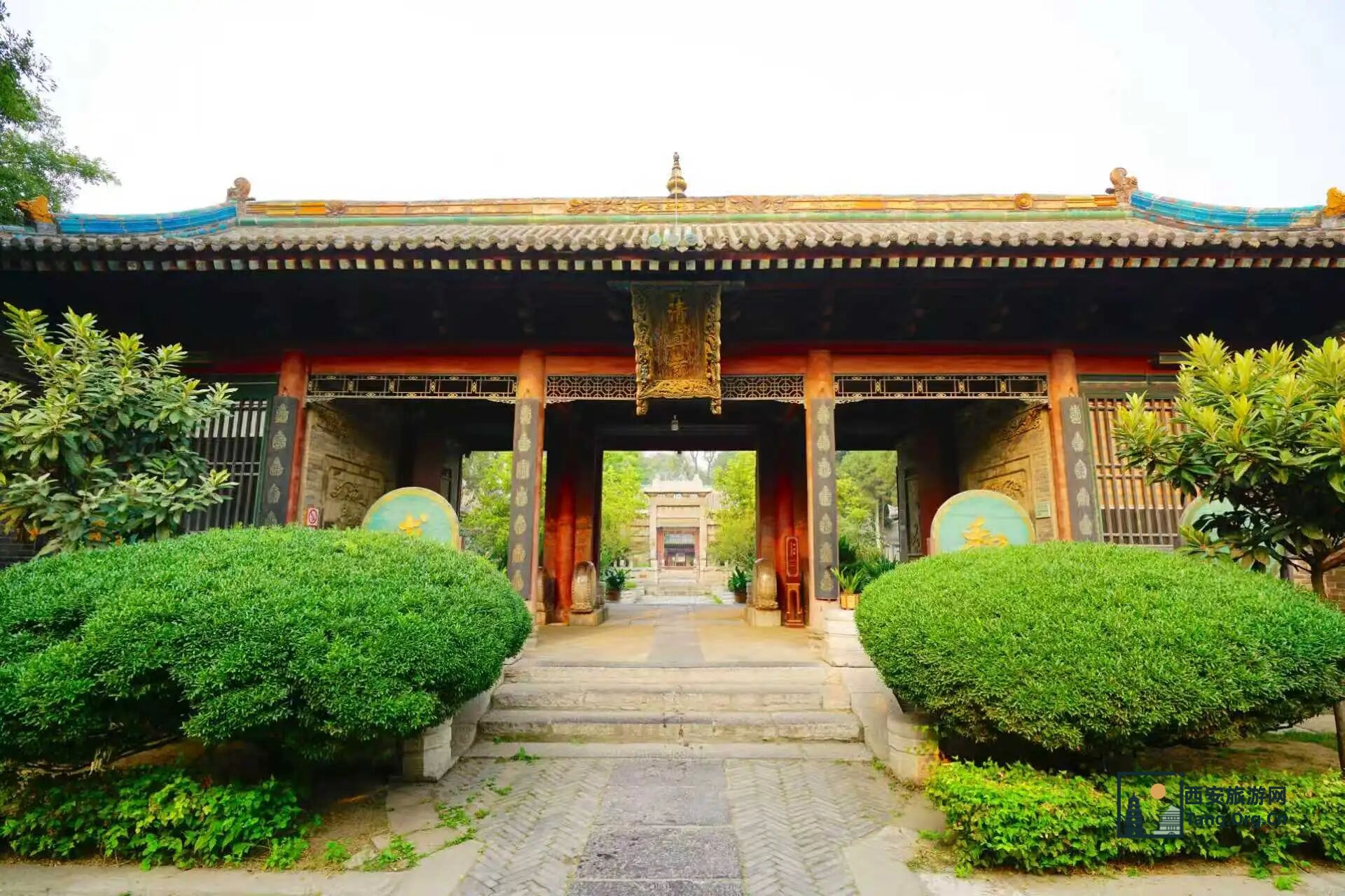 这个假期，约不上陕西历史博物馆门票？那就去寺庙里撸猫吧！