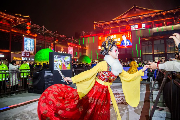 🏮 大唐不夜城的“不倒翁”表演观赏指南。