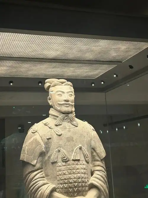 兵马俑有寄存行李箱的地方吗