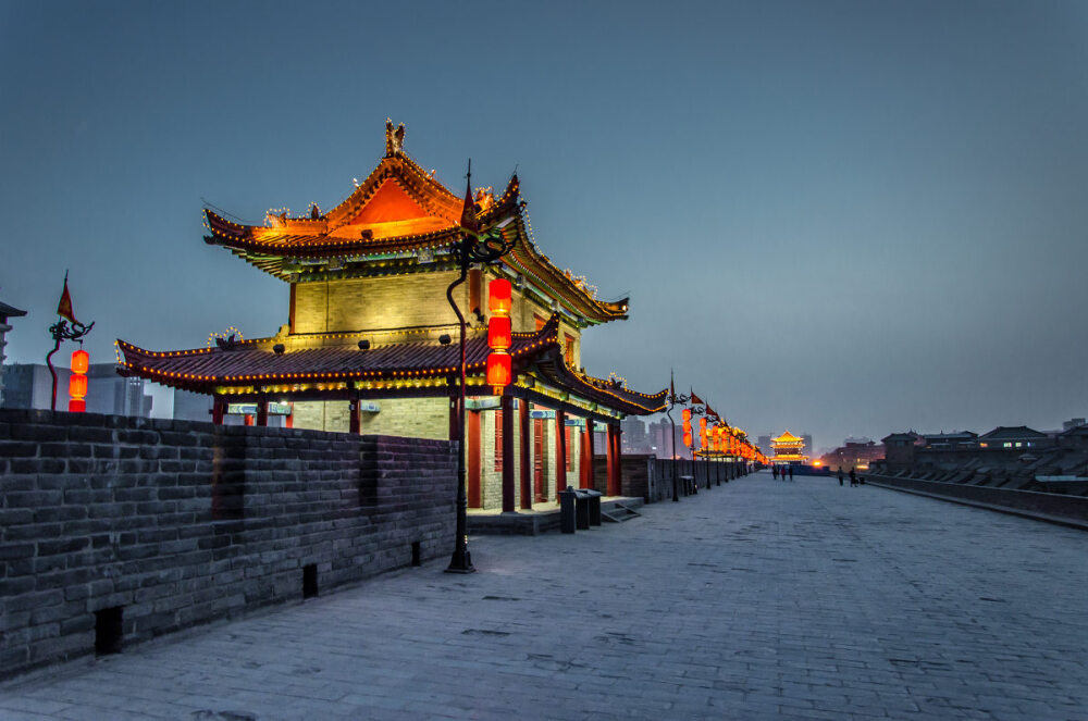 西安城墙旅游全攻略！骑行古城墙，穿越六百年