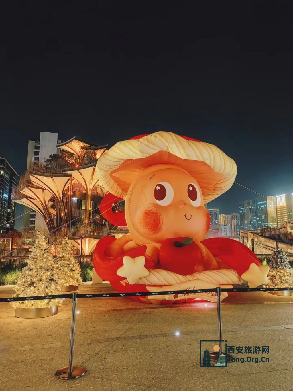 西安万象城圣诞节活动（泡泡玛特展+圣诞树）