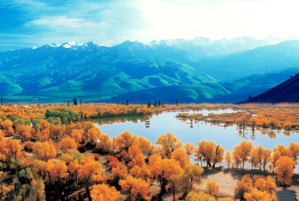 新疆七日跟团游全攻略：线路报价与行程指南