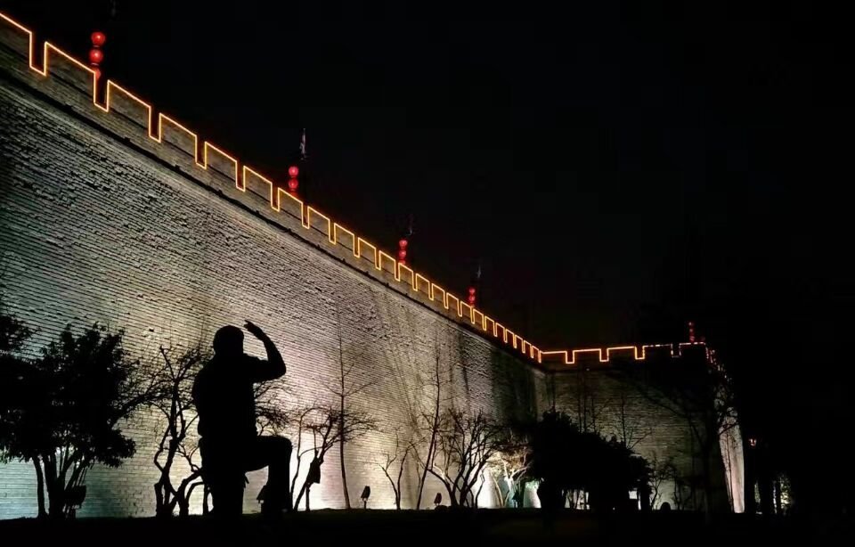 西安城墙玩什么