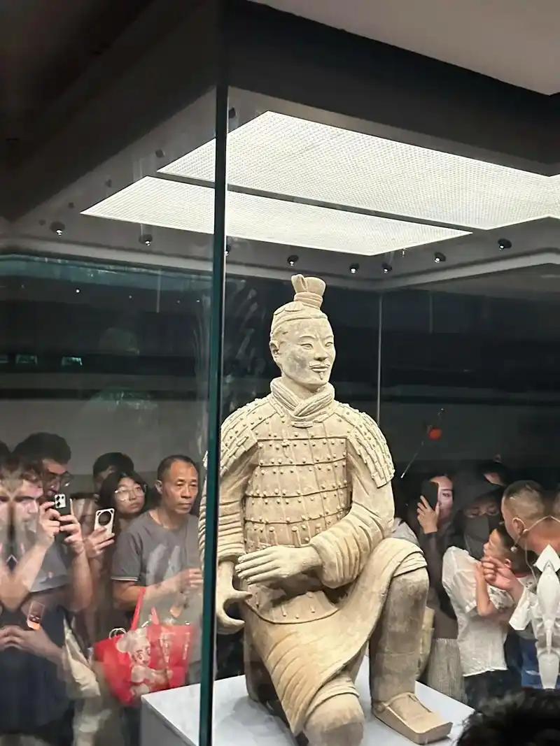 兵马俑允许游客拍照吗