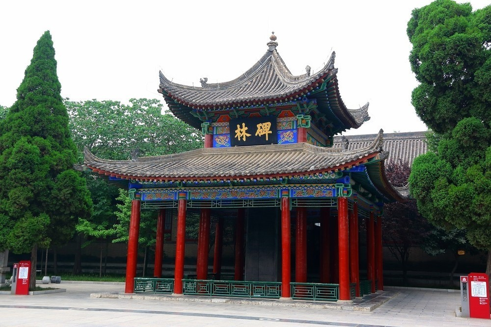 西安碑林区：刻在石头上的中国史，城墙下的文艺密码