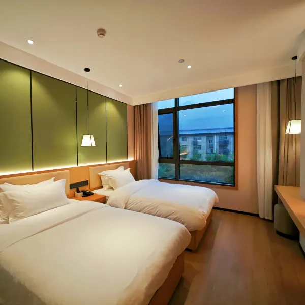 雷神电竞商旅酒店(华清池地铁站店)基本介绍-西安酒店预定一律低至6折