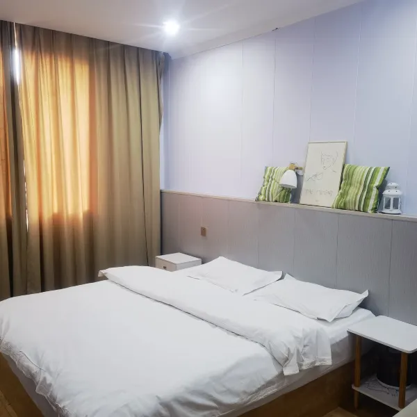 青野电竞酒店(西工大西科大临潼校区地铁站店)基本介绍-西安酒店预定一律低至6折