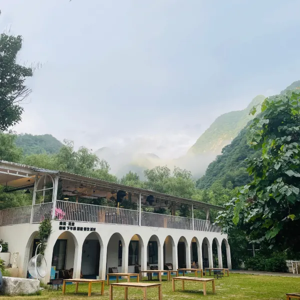 西安南焉·花里民宿基本介绍-西安酒店预定一律低至6折