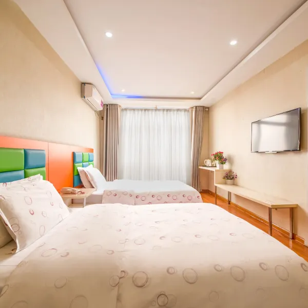 维尚主题酒店(西安韦曲南地铁站延大创新学院店)基本介绍-西安酒店预定一律低至6折