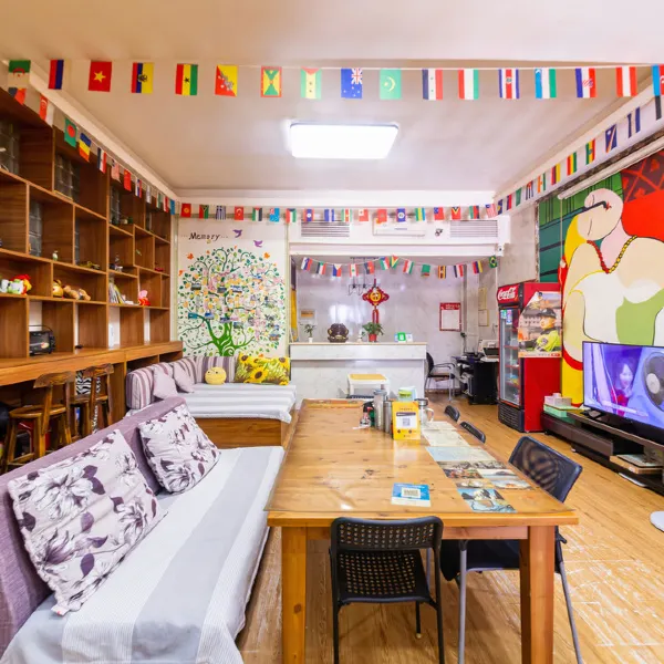 梦想旅行家太空舱青年旅社(西安钟楼回民街店)基本介绍-西安酒店预定一律低至6折