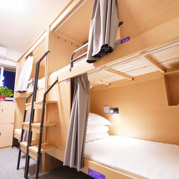 呼呼睡女生专享旅舍(西安科技路地铁站店)基本介绍-西安酒店预定一律低至6折