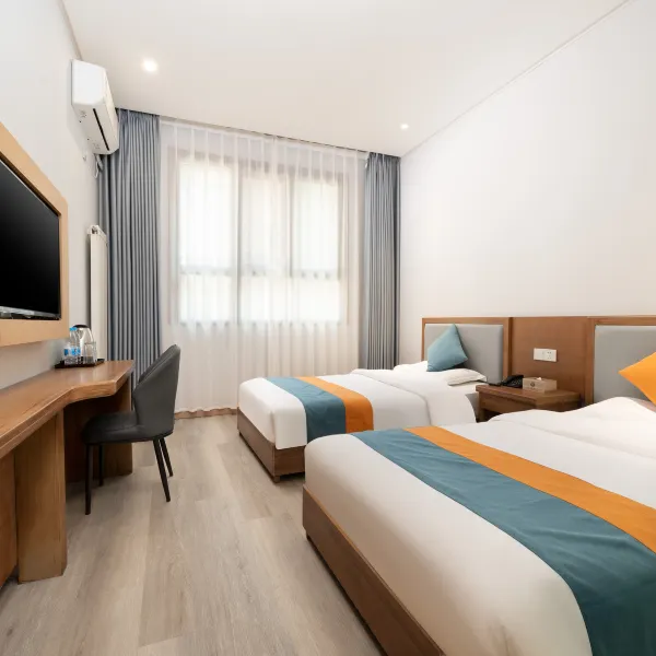 皇廷温泉酒店(西安大明宫万达市第三医院地铁站店)基本介绍-西安酒店预定一律低至6折