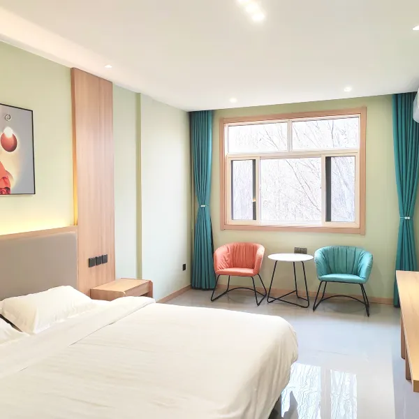 观山民宿酒店(长安唐村南堡古寨店)基本介绍-西安酒店预定一律低至6折