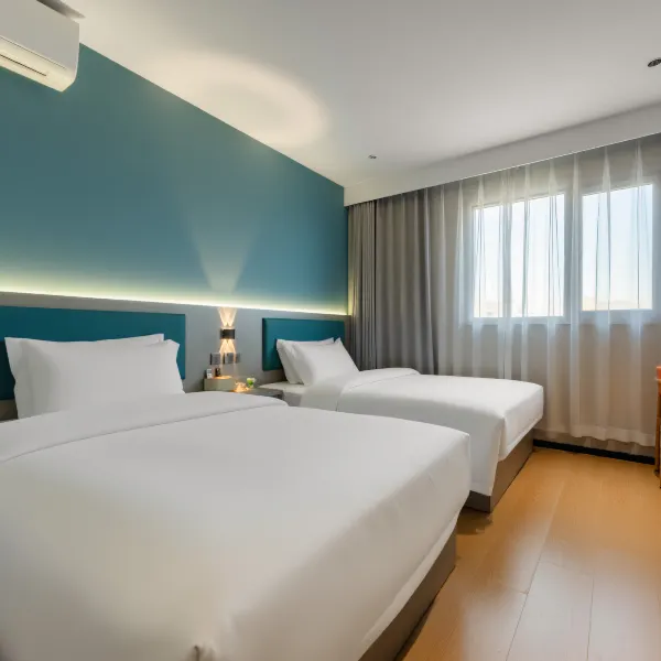 轻住·宜舍酒店(钟鼓楼桥梓口地铁站店)基本介绍-西安酒店预定一律低至6折