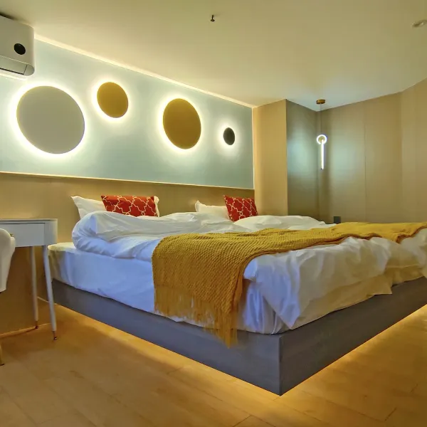 半个城民宿(钟鼓楼西大街店)基本介绍-西安酒店预定一律低至6折